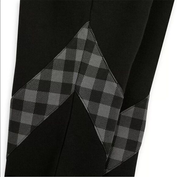 DisneyParks Mickey Mouse Pumpkin Halloween Sweatpants Size 1XL NWT - Picture 3 of 14